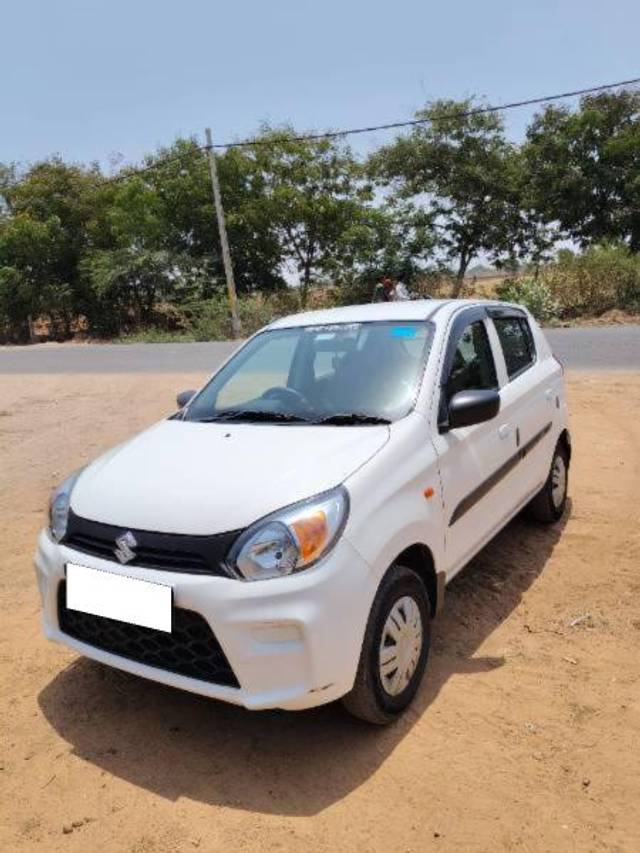 https://images10.gaadi.com/usedcar_image/4590312/original/processed_8db28c23-de72-4069-a2cf-dc3065ad676c.jpg?imwidth=6402