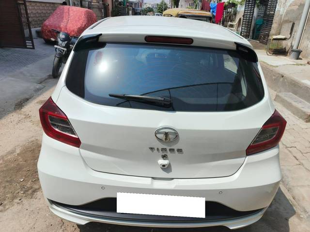 https://images10.gaadi.com/usedcar_image/4590319/original/processed_34993738-41b7-46ae-9d38-85551fde3034.jpg?imwidth=6400
