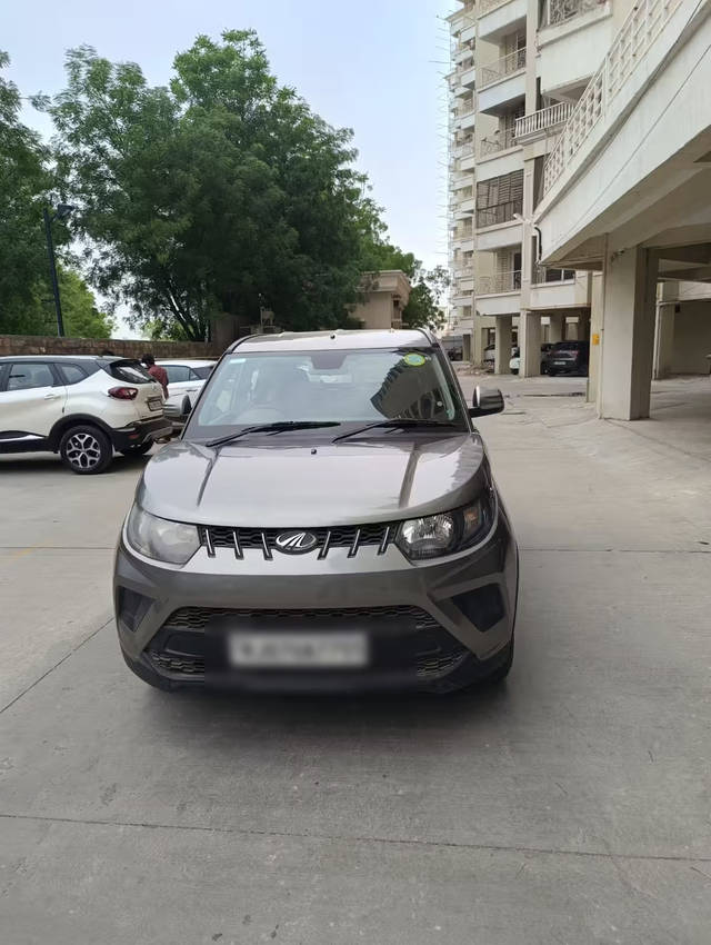 https://images10.gaadi.com/usedcar_image/4590323/original/c286148e-bb1f-47ec-9f60-dc49529eeeeb.png?imwidth=6400