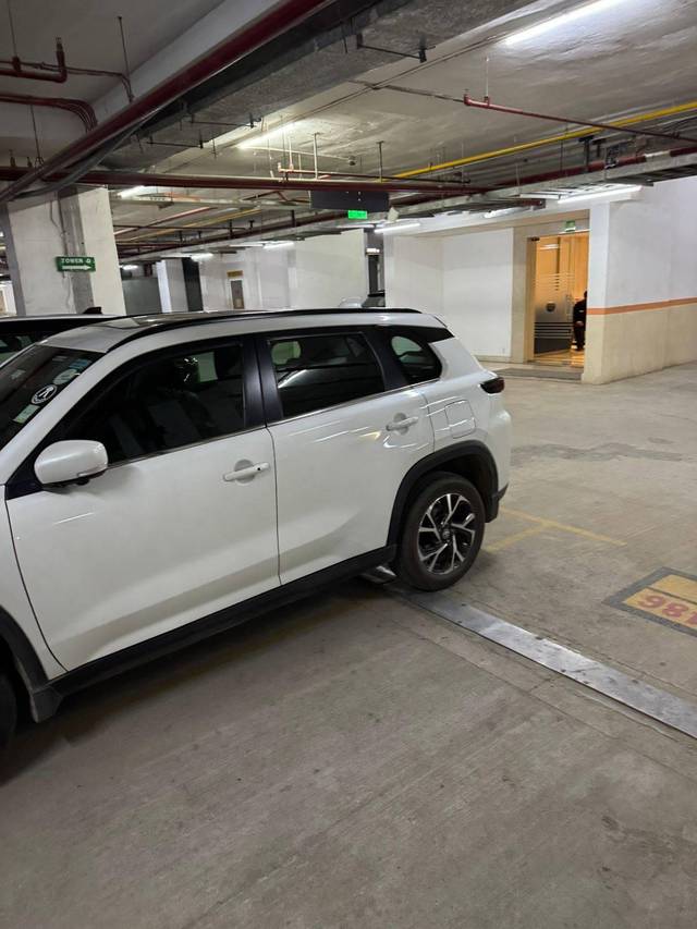 https://images10.gaadi.com/usedcar_image/4590328/original/processed_107dd7c6-c70e-4d41-8f5b-7c394c2926ab.jpg?imwidth=6401