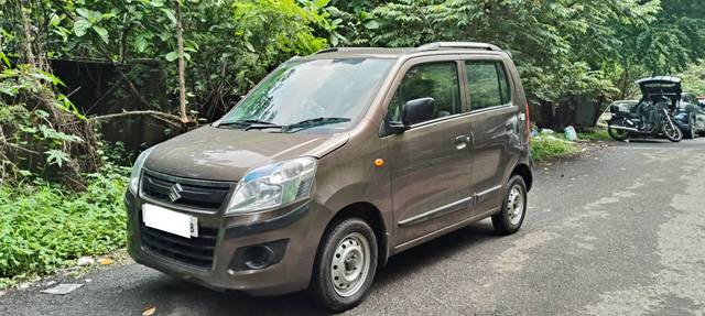 https://images10.gaadi.com/usedcar_image/4590332/original/processed_26c7eb80b52ec5df690cc1d04cc3e31f.jpg?imwidth=6400