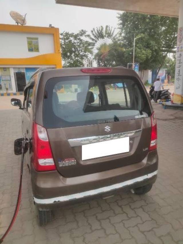 https://images10.gaadi.com/usedcar_image/4590334/original/processed_ae26057c-67ac-47eb-babb-5603692672b6.jpg?imwidth=6402