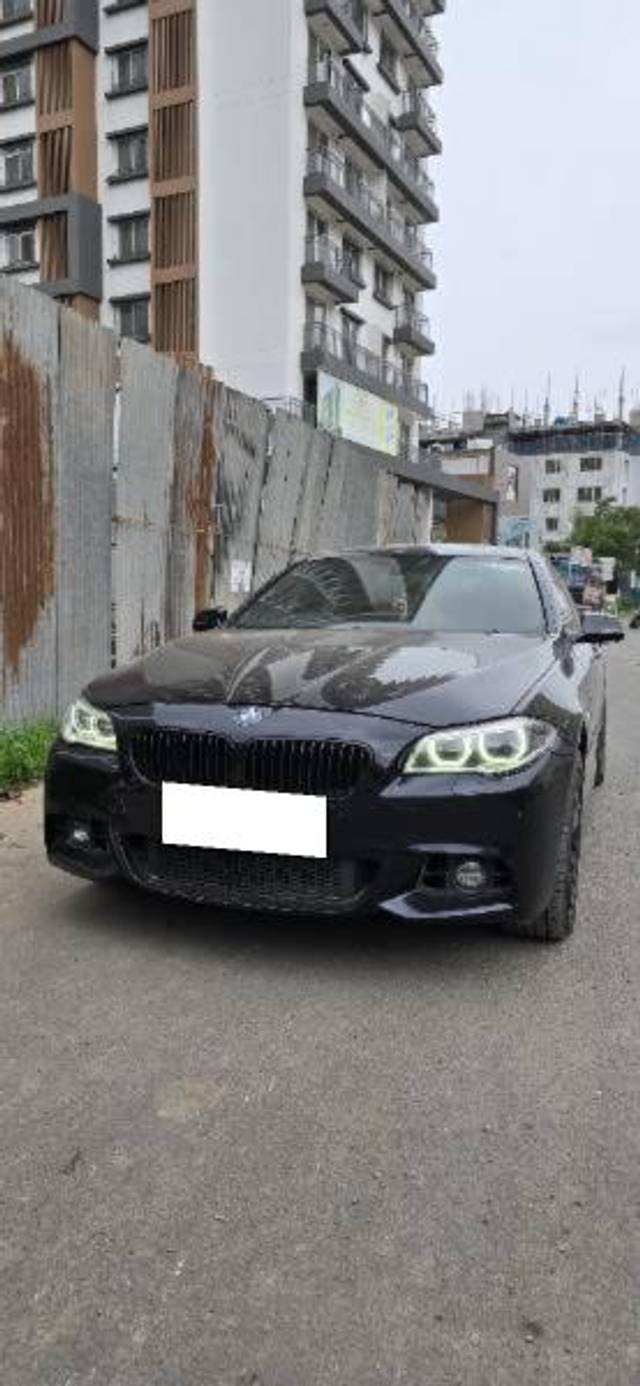 https://images10.gaadi.com/usedcar_image/4590345/original/processed_d3f20889-a165-4765-a7f1-b07f2d1c79f8.jpeg?imwidth=6402