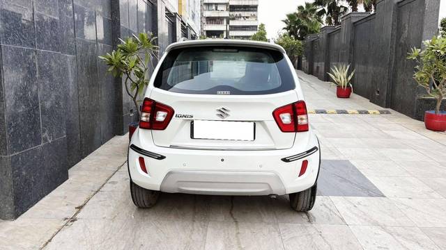 https://images10.gaadi.com/usedcar_image/4590378/original/processed_7d4ce3caa1dc356c73c72b465e6a22f9.jpg?imwidth=6402