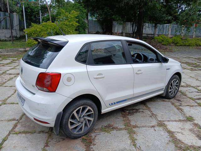 https://images10.gaadi.com/usedcar_image/4590381/original/processed_48eb5c53-c5ee-4ef6-8718-fae3cc9b934e.jpg?imwidth=6402