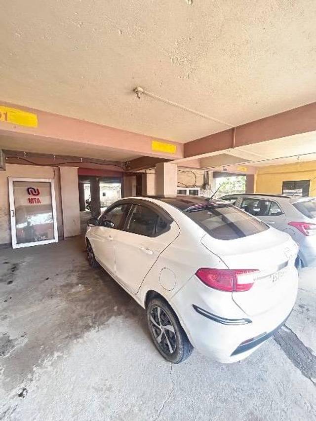 https://images10.gaadi.com/usedcar_image/4590391/original/processed_51223483-eaaa-4ba6-9ca1-766573ad5a52.jpeg?imwidth=6402