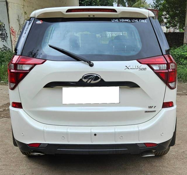 https://images10.gaadi.com/usedcar_image/4590399/original/processed_00e498214c3ce64226f69bd9e9a39dd4.jpg?imwidth=6402