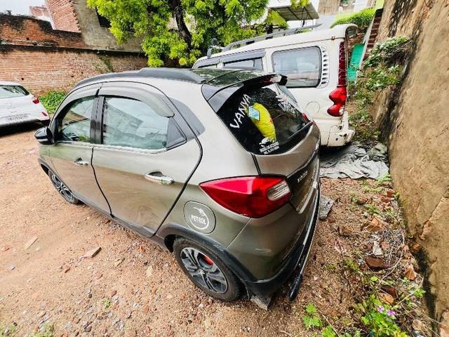 https://images10.gaadi.com/usedcar_image/4590409/original/processed_080e9269-0970-48e1-b964-319a3c2823ec.jpeg?imwidth=6401