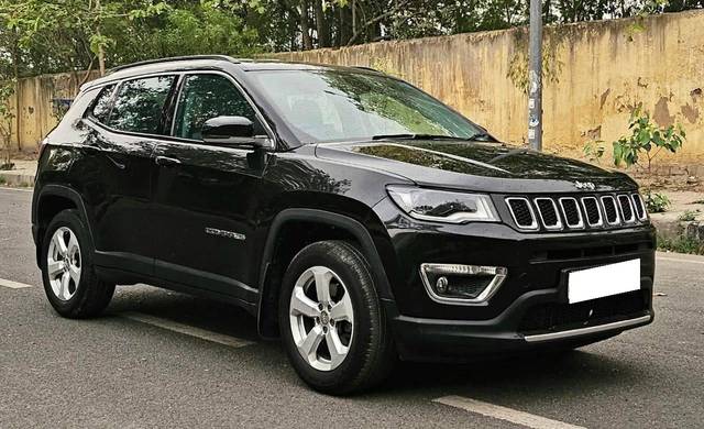 https://images10.gaadi.com/usedcar_image/4590412/original/processed_8fc5c4b5222c2e86b89763a3c23cab7a.jpg?imwidth=6400
