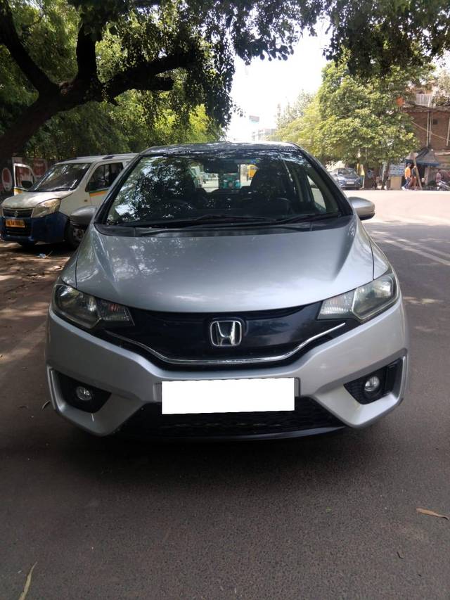https://images10.gaadi.com/usedcar_image/4590428/original/processed_01cfde9d0924463c2a5a73dbd7e4b36a.jpg?imwidth=6402