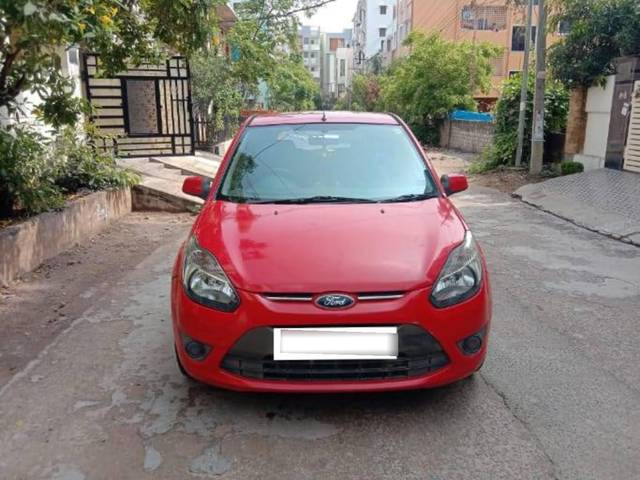 https://images10.gaadi.com/usedcar_image/4590451/original/processed_675fdb29b89244526f61f75f5116f941.jpg?imwidth=6402