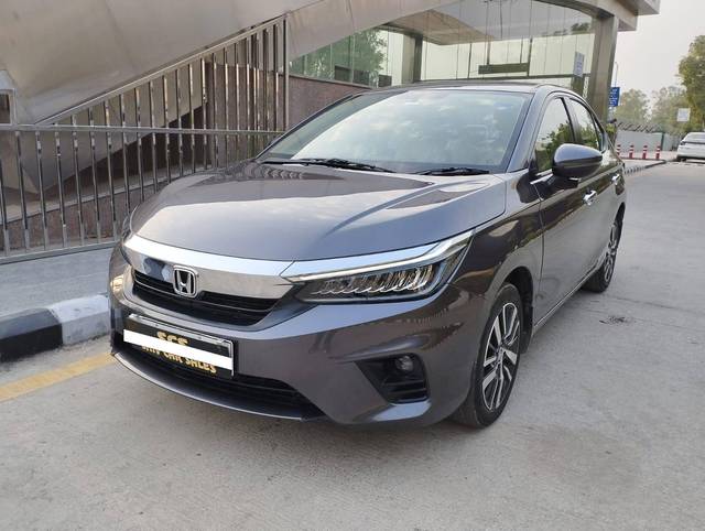 https://images10.gaadi.com/usedcar_image/4590462/original/processed_2f83cefed18604e3599de3a61b308482.jpg?imwidth=6400