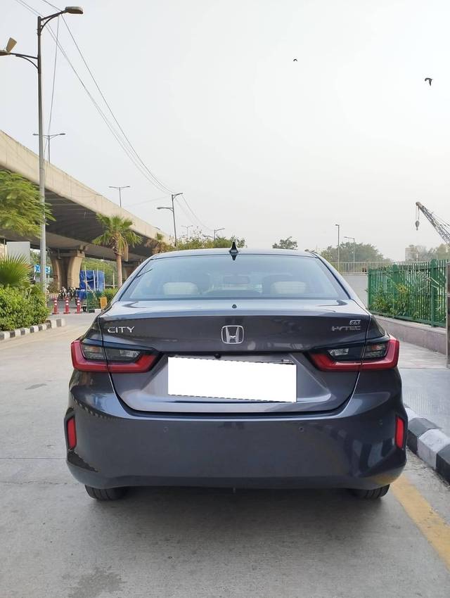 https://images10.gaadi.com/usedcar_image/4590462/original/processed_ae27ff1f63de5b921e463aeb7c1d441c.jpg?imwidth=6401