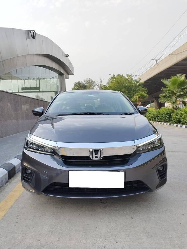 https://images10.gaadi.com/usedcar_image/4590462/original/processed_c1b2d52b62360d92ce229bb88ffc5502.jpg?imwidth=6402