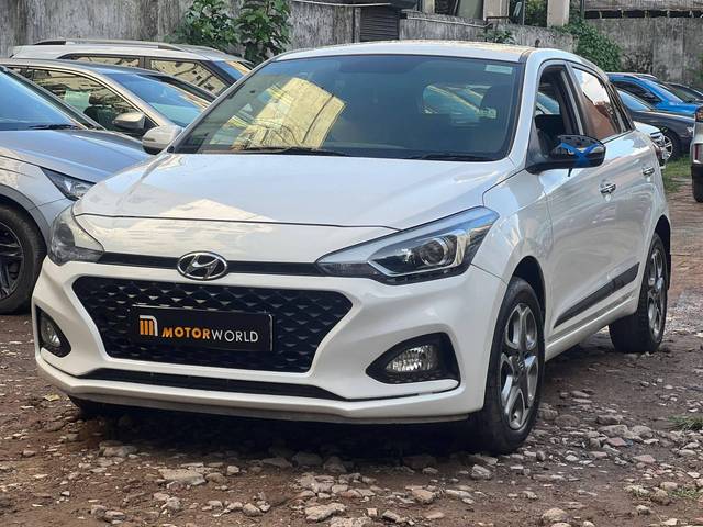 https://images10.gaadi.com/usedcar_image/4590512/original/processed_6aa5f8e447167f1b18dc2f4abc6aa5c4.jpg?imwidth=6400