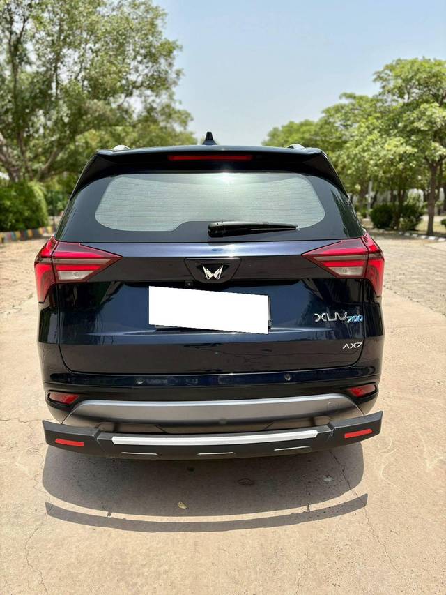 https://images10.gaadi.com/usedcar_image/4590513/original/processed_8a9e9e0e183633791c92ee1218baedef.jpg?imwidth=6402