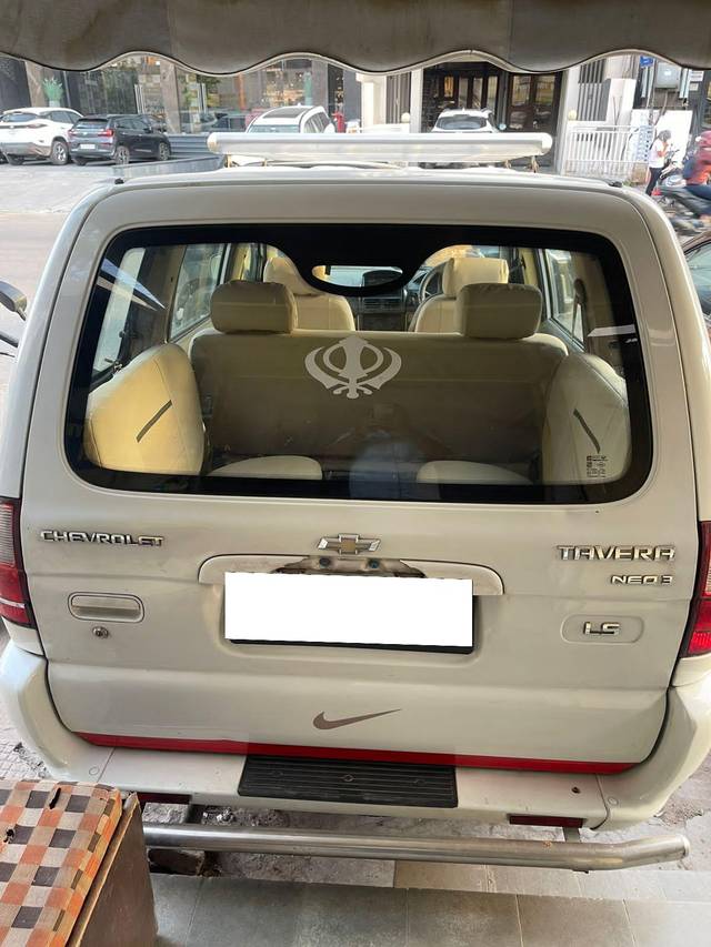https://images10.gaadi.com/usedcar_image/4590528/original/processed_01e1efbd06c6da2653c4a0348d1753f9.jpg?imwidth=6402