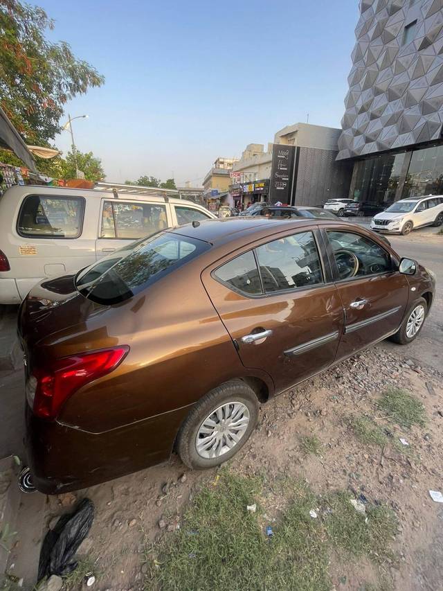 https://images10.gaadi.com/usedcar_image/4590533/original/processed_e3db69c704f3763600c5066079895fe9.jpg?imwidth=6401
