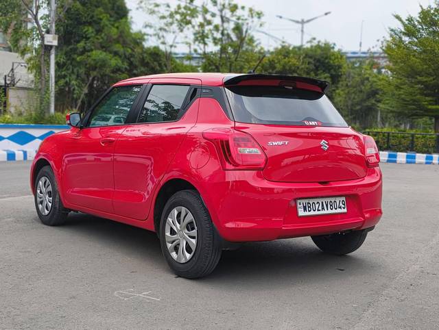https://images10.gaadi.com/usedcar_image/4590555/original/processed_395d6624adb7ad7b4ba79c5dd3d404a6.jpg?imwidth=6402
