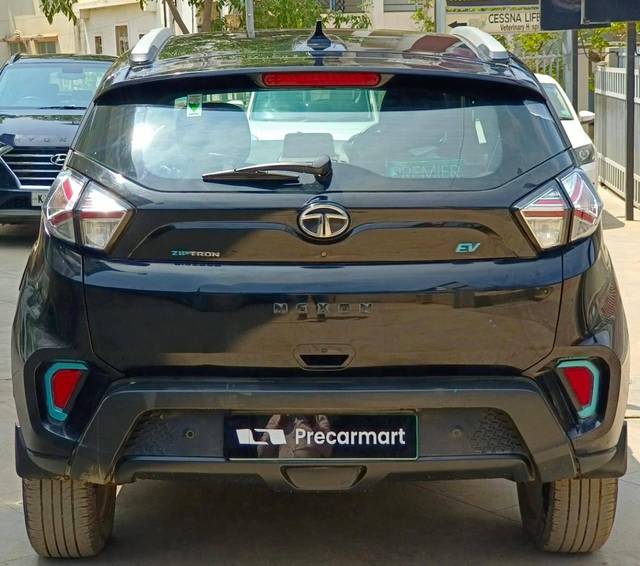 https://images10.gaadi.com/usedcar_image/4590562/original/processed_b76d2b1433e3c2b53a3765fb4cc0cf8c.jpeg?imwidth=6402