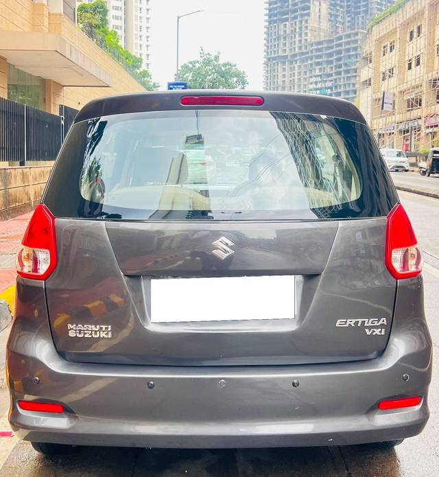 https://images10.gaadi.com/usedcar_image/4590563/original/processed_6dc3256c628f0e61cfb884e80269de97.jpg?imwidth=6401