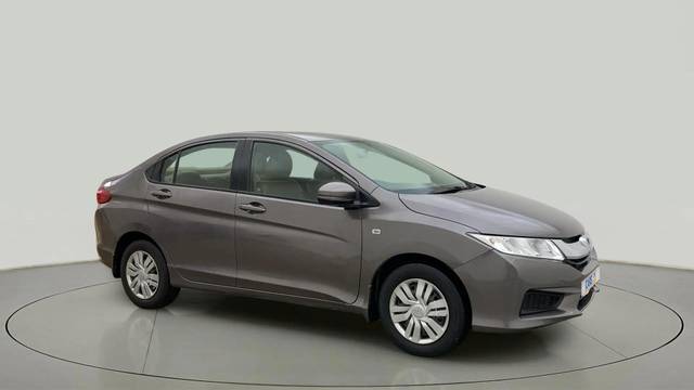 https://images10.gaadi.com/usedcar_image/4590577/original/c58b676ac14307c07f91ff0c1610a677.jpg?imwidth=6400