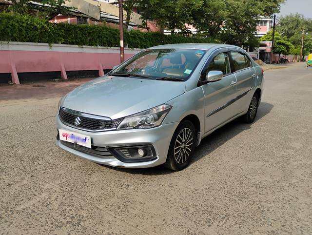 https://images10.gaadi.com/usedcar_image/4590583/original/processed_29c3c3480554a9f619a3410a6b360621.jpg?imwidth=6402