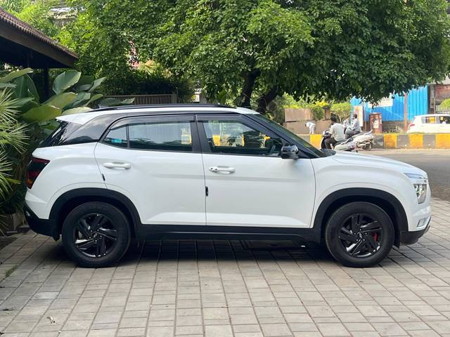 https://images10.gaadi.com/usedcar_image/4590591/original/processed_df247fecb9cc656824db24a9baa3fec8.jpg?imwidth=6401