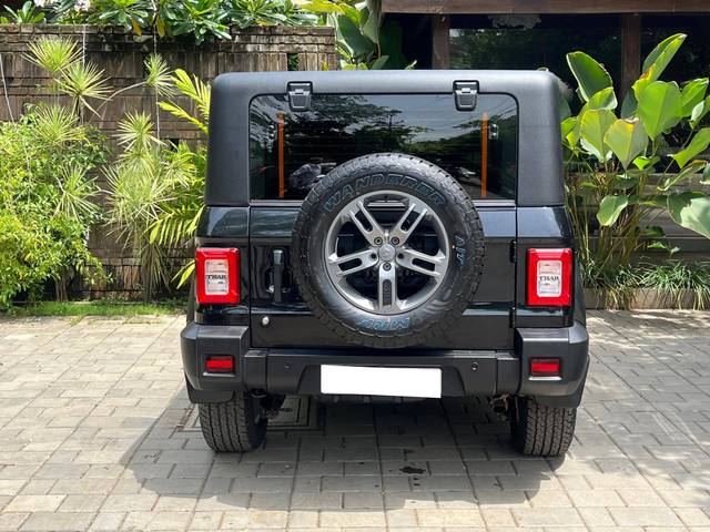 https://images10.gaadi.com/usedcar_image/4590606/original/processed_860374bf951b2944b255ae3e67502563.jpg?imwidth=6402