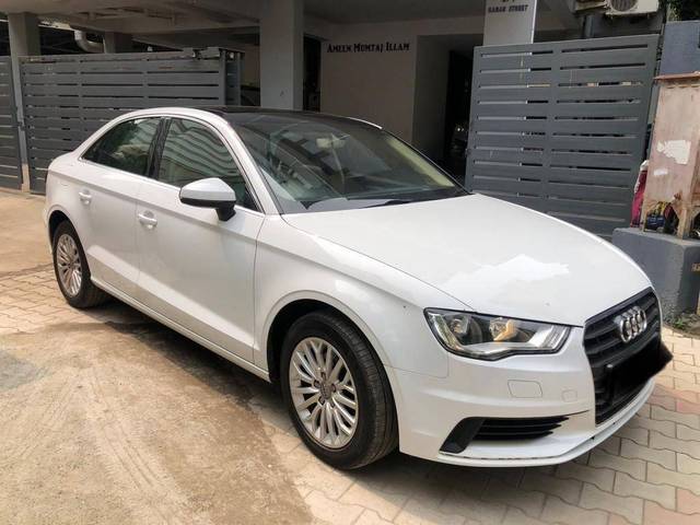 https://images10.gaadi.com/usedcar_image/4590608/original/processed_19b06226488239b1a7ca1bd5caafa40b.jpg?imwidth=6400