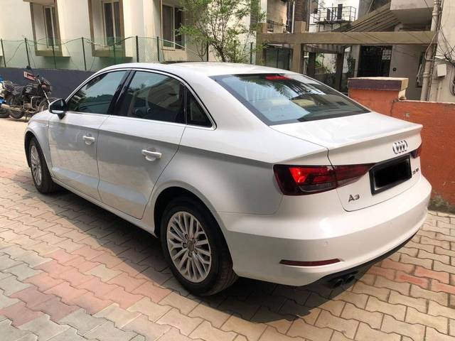 https://images10.gaadi.com/usedcar_image/4590608/original/processed_3d02846c3838355da2e439262f480183.jpg?imwidth=6402