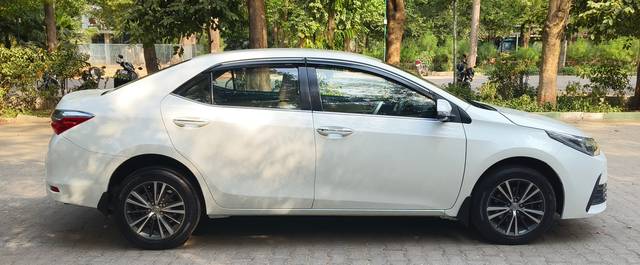 https://images10.gaadi.com/usedcar_image/4590613/original/b6ee10cc6d4ad7b7ba9101ef6f122121.jpg?imwidth=6401