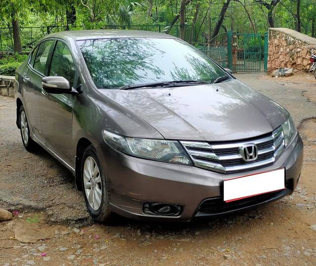 https://images10.gaadi.com/usedcar_image/4590620/original/processed_57c2706be8edc429e046c847e2bb3208.jpg?imwidth=6400