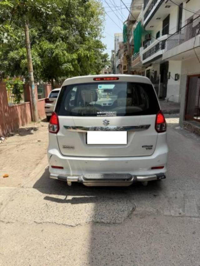 https://images10.gaadi.com/usedcar_image/4590639/original/processed_a3d3a9d2-d78e-40b0-857f-03797b0aeedc.jpg?imwidth=6401
