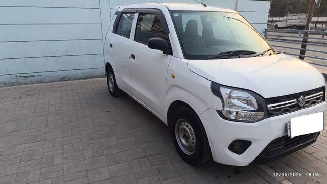 https://images10.gaadi.com/usedcar_image/4590678/original/processed_0dd1d4cd65efce3b0cc4e01e5e56fd9b.jpeg?imwidth=6400