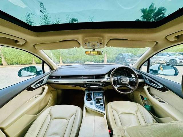 https://images10.gaadi.com/usedcar_image/4590693/original/processed_1f913d46-1a9a-48a1-819d-0f059a5ee443.jpg?imwidth=6402