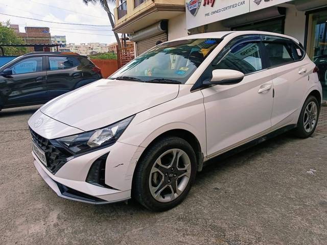 https://images10.gaadi.com/usedcar_image/4590694/original/processed_b79848006832cd443ab6476d57e6f116.jpeg?imwidth=6400