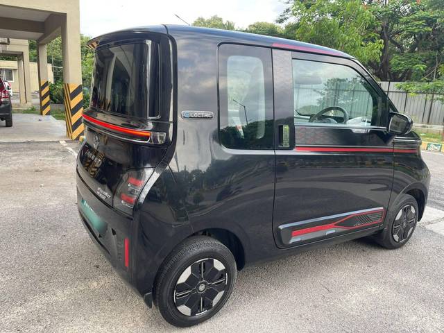 https://images10.gaadi.com/usedcar_image/4590715/original/processed_1371b3c52563629bf78521cb4db9c6c1.jpg?imwidth=6402