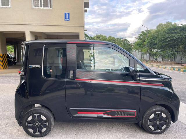 https://images10.gaadi.com/usedcar_image/4590715/original/processed_f79fbb024368a7834ead9faad816cef7.jpg?imwidth=6401