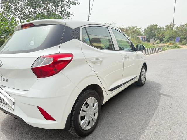 https://images10.gaadi.com/usedcar_image/4590721/original/processed_19ce241717a188b283fd954af80da597.jpg?imwidth=6402