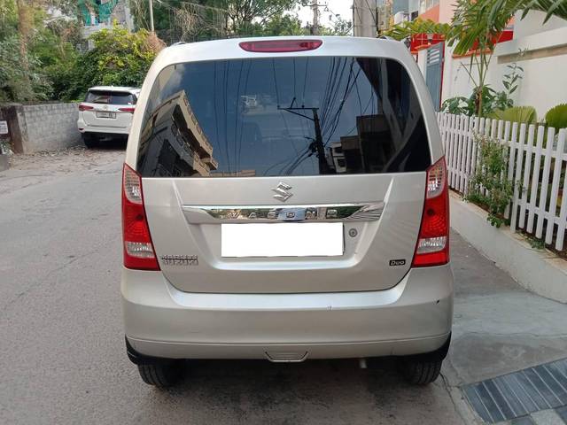 https://images10.gaadi.com/usedcar_image/4590729/original/processed_dd43b64d9a3aef70b76b283389622db4.jpg?imwidth=6401