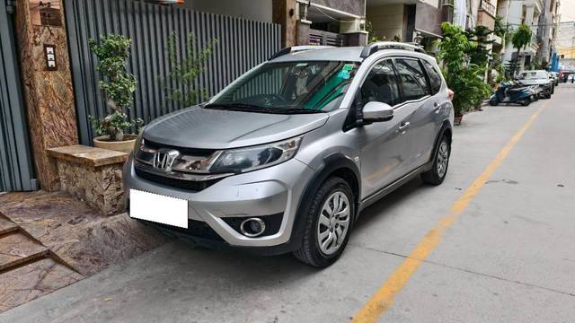 https://images10.gaadi.com/usedcar_image/4590733/original/processed_3a348110-4c5e-4ba5-a42b-bf1a8bb3f9e9.jpg?imwidth=6400