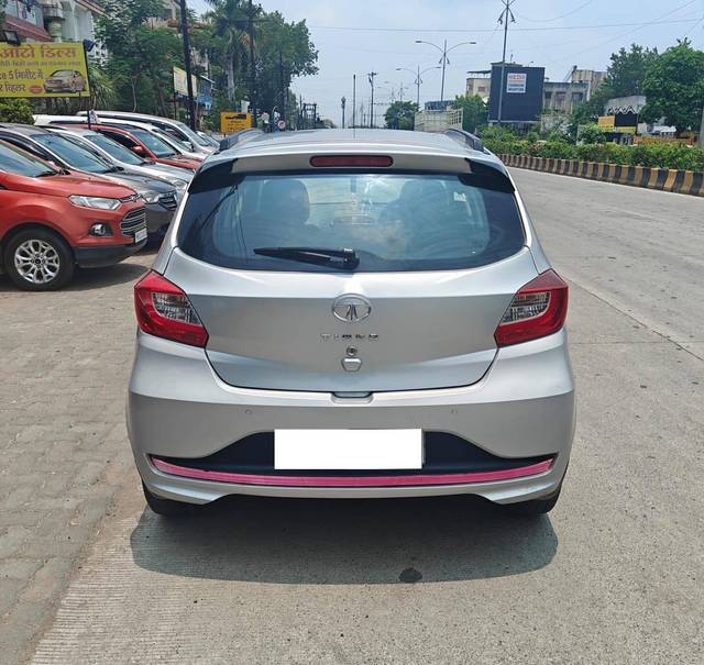https://images10.gaadi.com/usedcar_image/4590739/original/processed_2f5bc14823b5cd3dc99ae64534237823.jpg?imwidth=6401