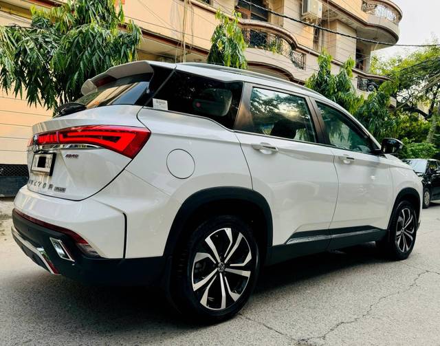 https://images10.gaadi.com/usedcar_image/4590743/original/processed_5fe7a3a258aefecd37ea28e925e1558e.jpg?imwidth=6401