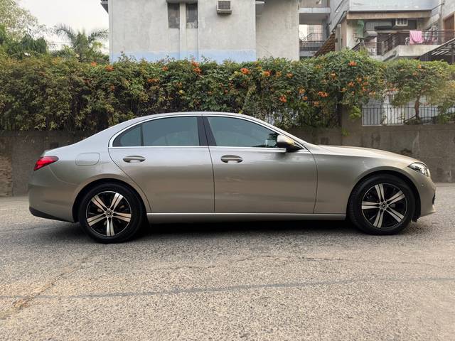 https://images10.gaadi.com/usedcar_image/4590744/original/5ac14a122e4f9d70b4bd89d2cf785583.jpg?imwidth=6401
