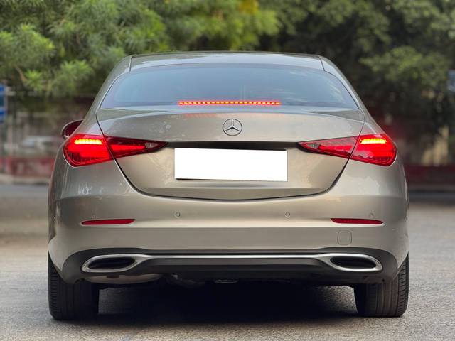 https://images10.gaadi.com/usedcar_image/4590744/original/processed_e2c346a00e1e203516a559e7d67d8a0e.jpg?imwidth=6402