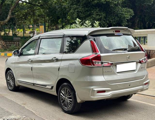 https://images10.gaadi.com/usedcar_image/4590747/original/processed_1f065342edb2247ece1dd68bffc2915d.jpg?imwidth=6402