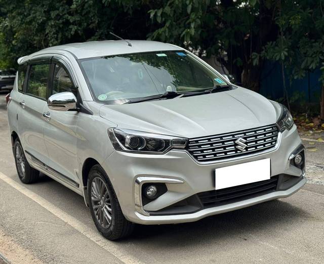 https://images10.gaadi.com/usedcar_image/4590747/original/processed_354a6eaa41690c1e28d649348306cdcb.jpg?imwidth=6400
