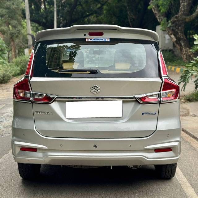 https://images10.gaadi.com/usedcar_image/4590747/original/processed_865e2694abd376cc9d4bb330363cffc4.jpg?imwidth=6401