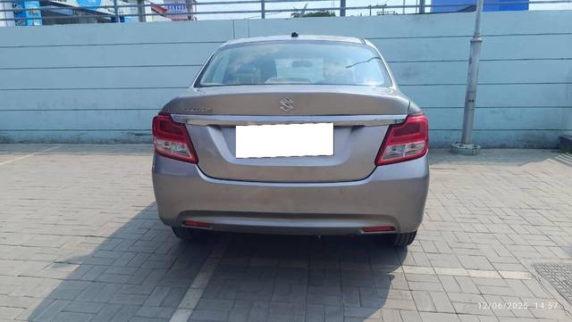 https://images10.gaadi.com/usedcar_image/4590755/original/processed_33bc098439dcee3b27beccd20a68e367.jpeg?imwidth=6401